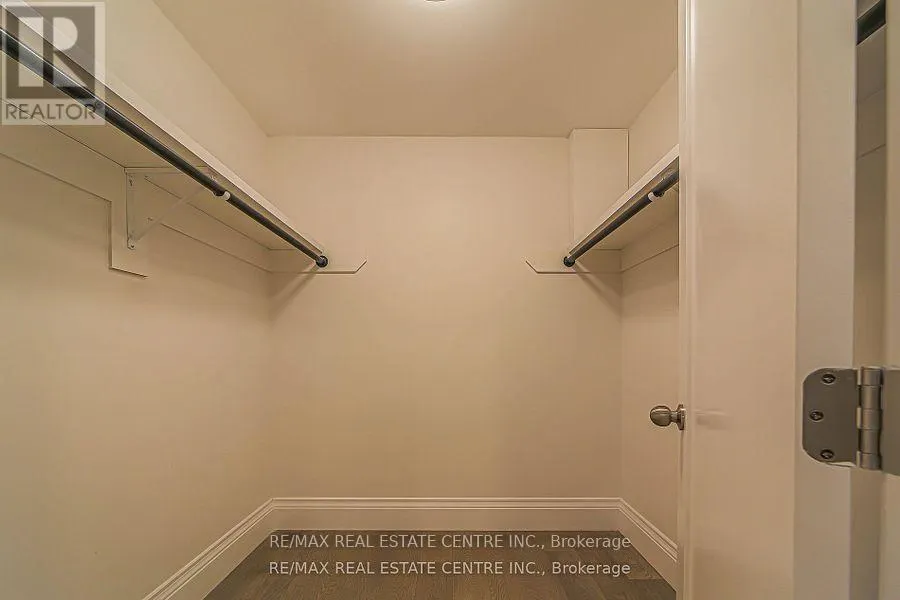 1 HAWTHORN CRESCENT