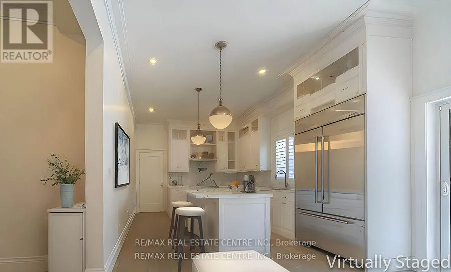 1 HAWTHORN CRESCENT