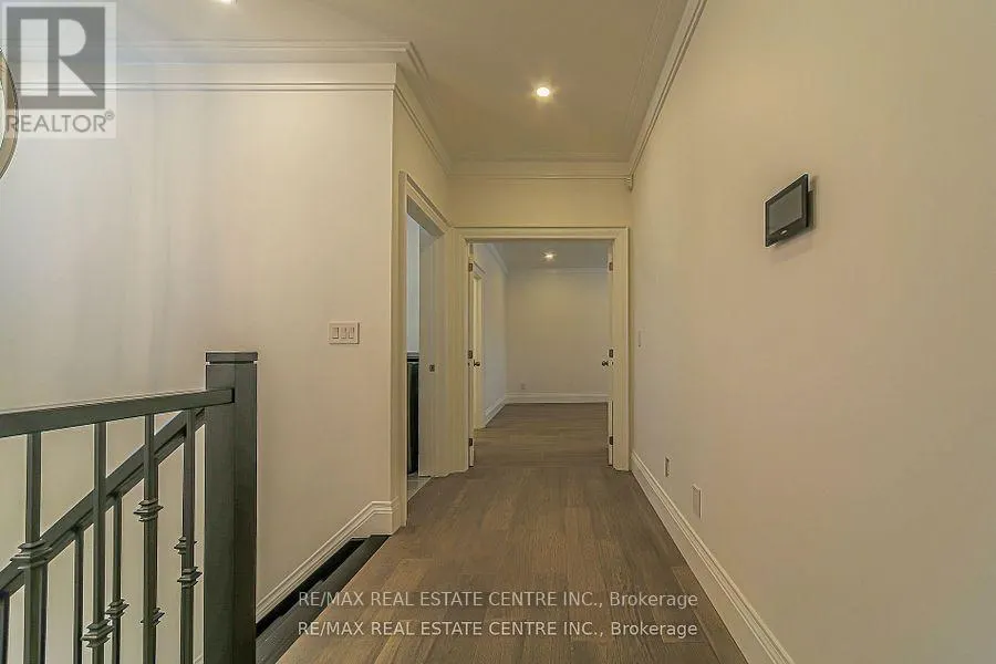 1 HAWTHORN CRESCENT
