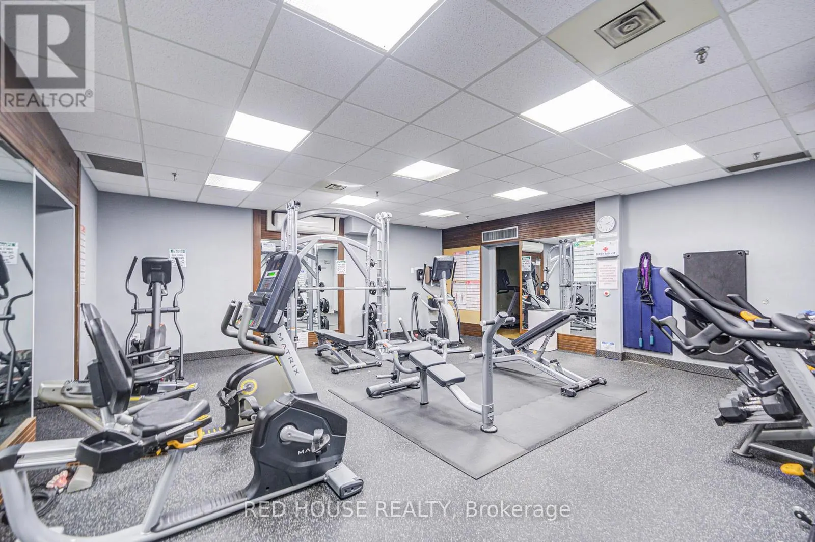 809 - 5250 LAKESHORE ROAD