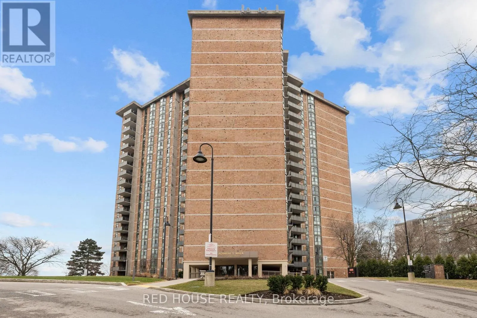 809 - 5250 LAKESHORE ROAD
