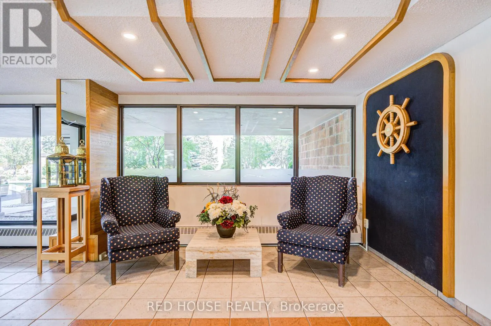 809 - 5250 LAKESHORE ROAD