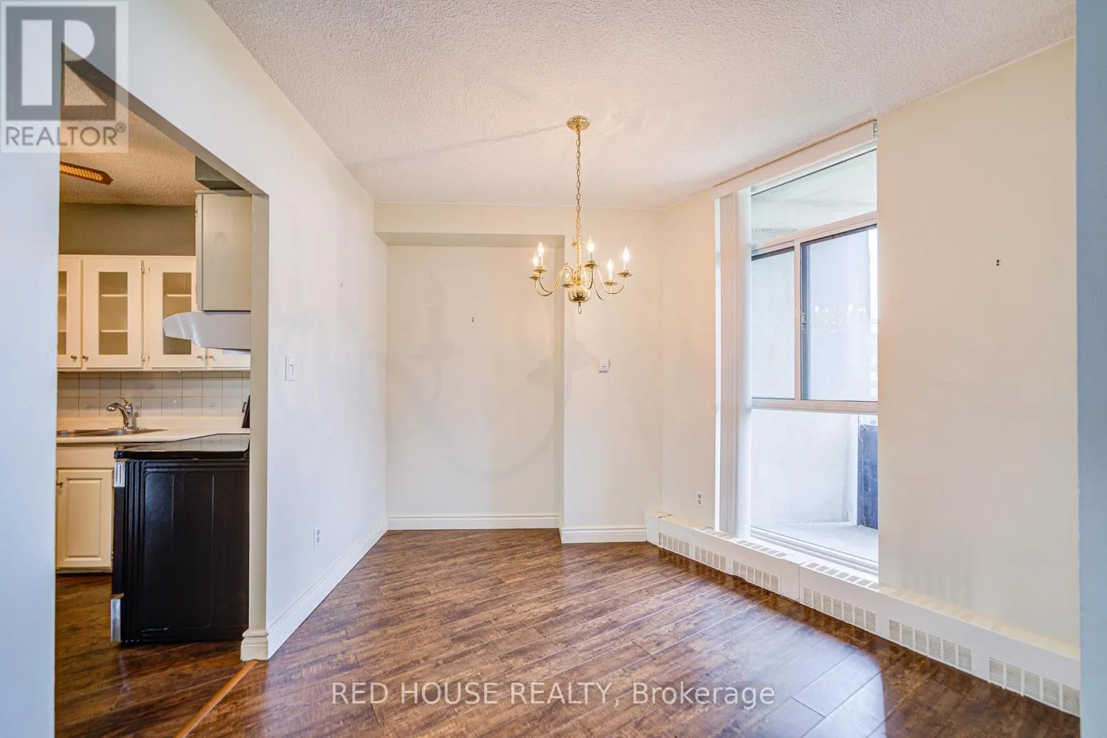 809 - 5250 LAKESHORE ROAD