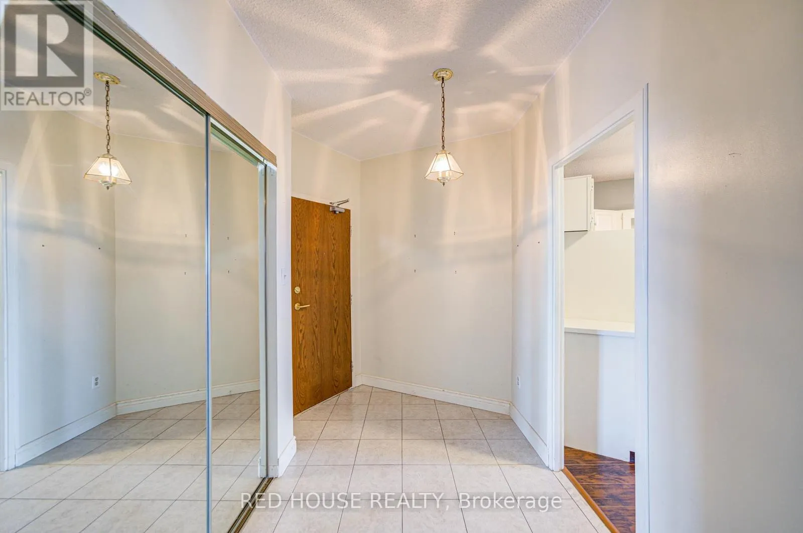 809 - 5250 LAKESHORE ROAD