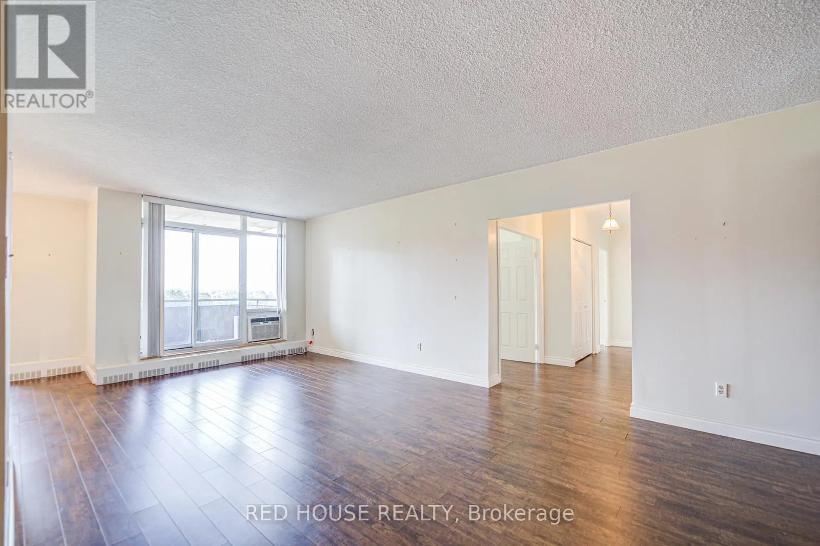 809 - 5250 LAKESHORE ROAD