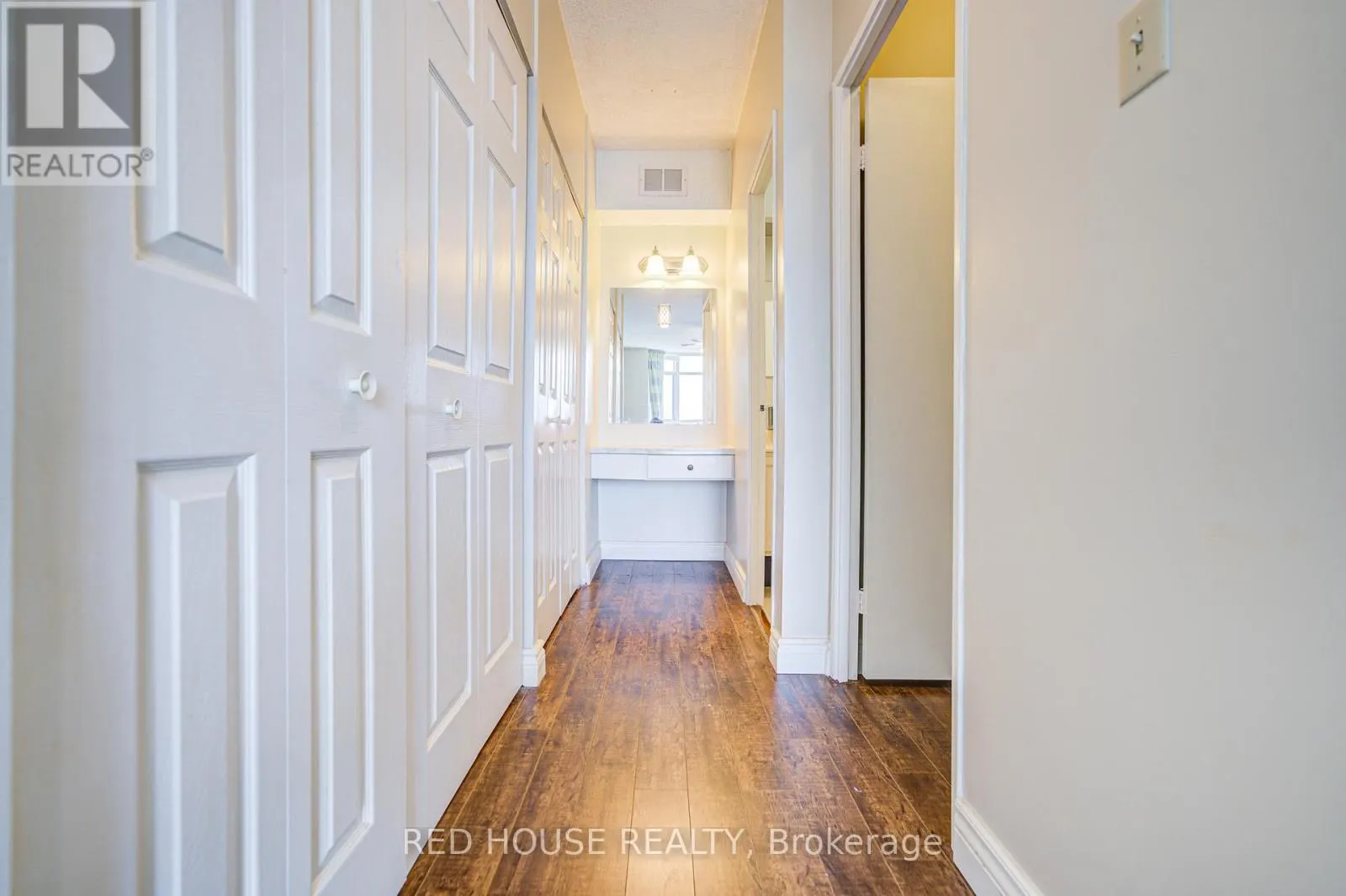 809 - 5250 LAKESHORE ROAD