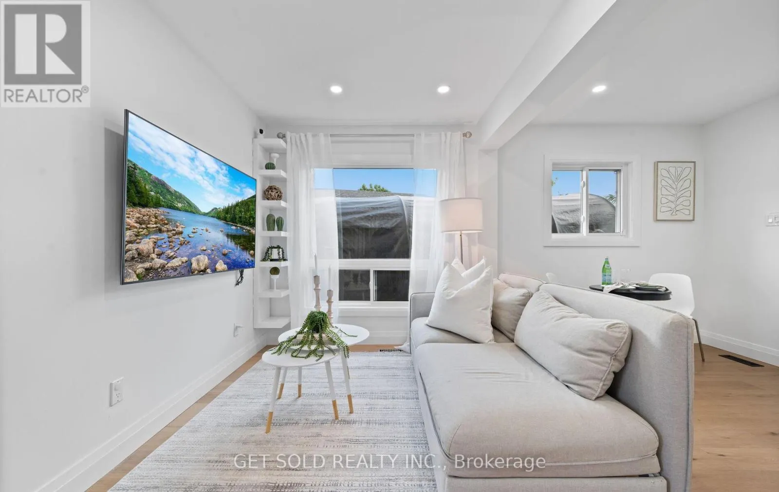 36 SHALOM CRESCENT