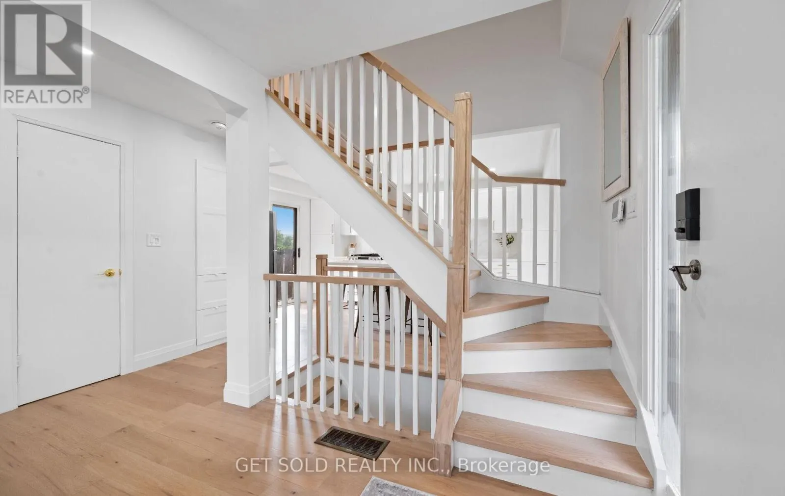 36 SHALOM CRESCENT