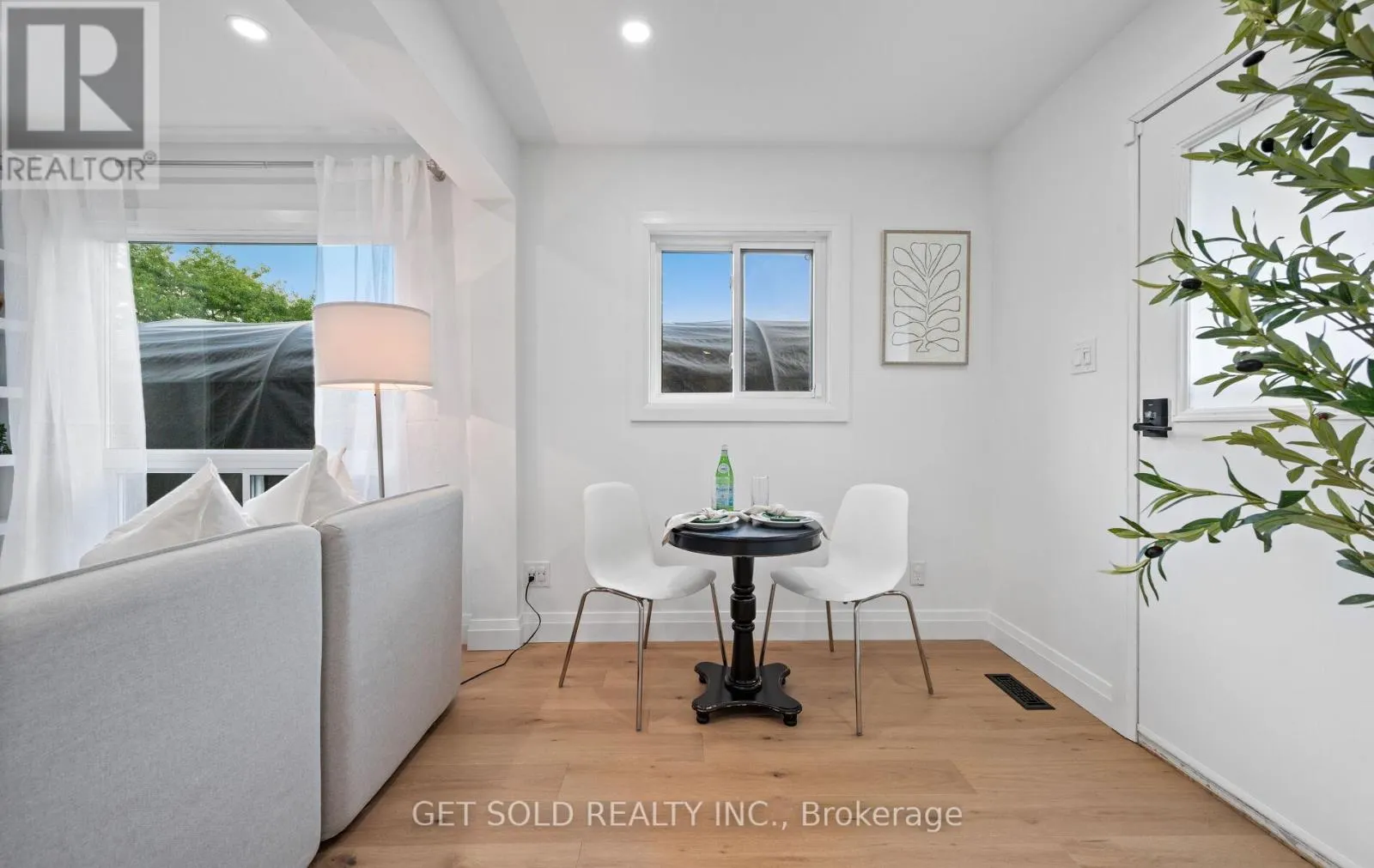 36 SHALOM CRESCENT
