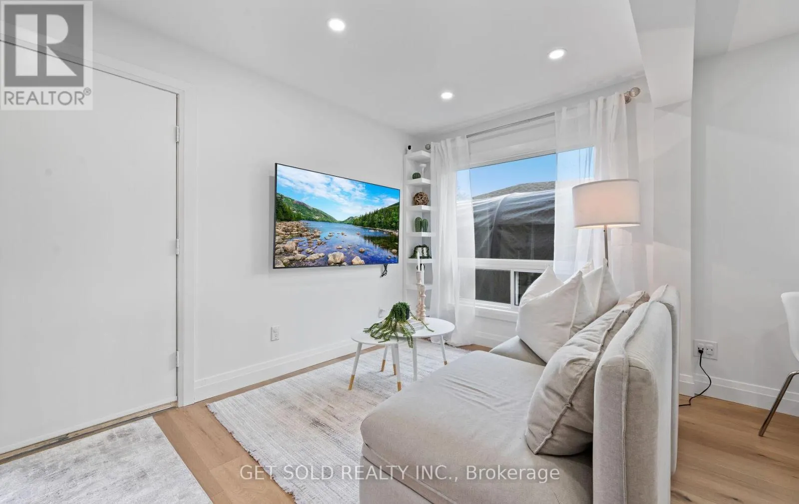 36 SHALOM CRESCENT