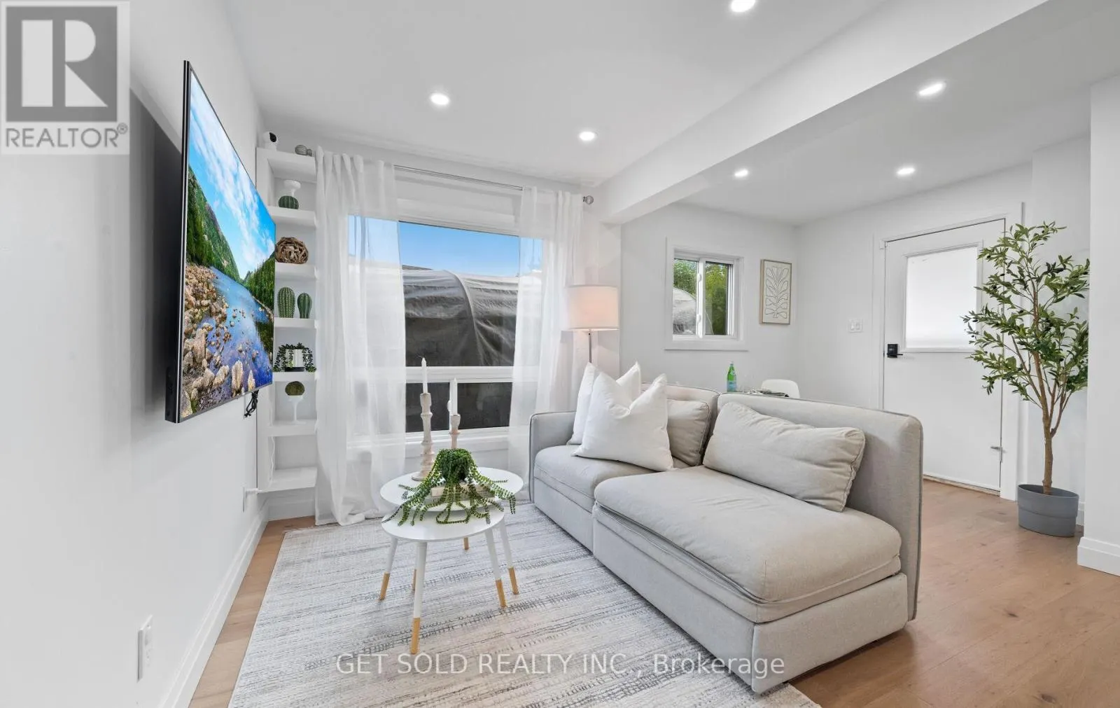 36 SHALOM CRESCENT