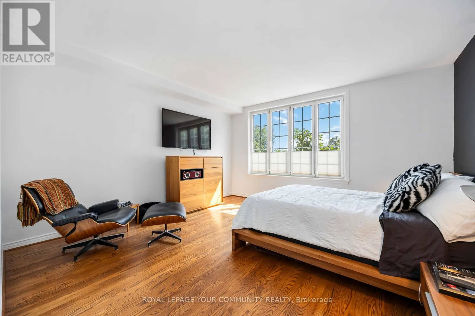 126 - 2289 LAKE SHORE BOULEVARD W