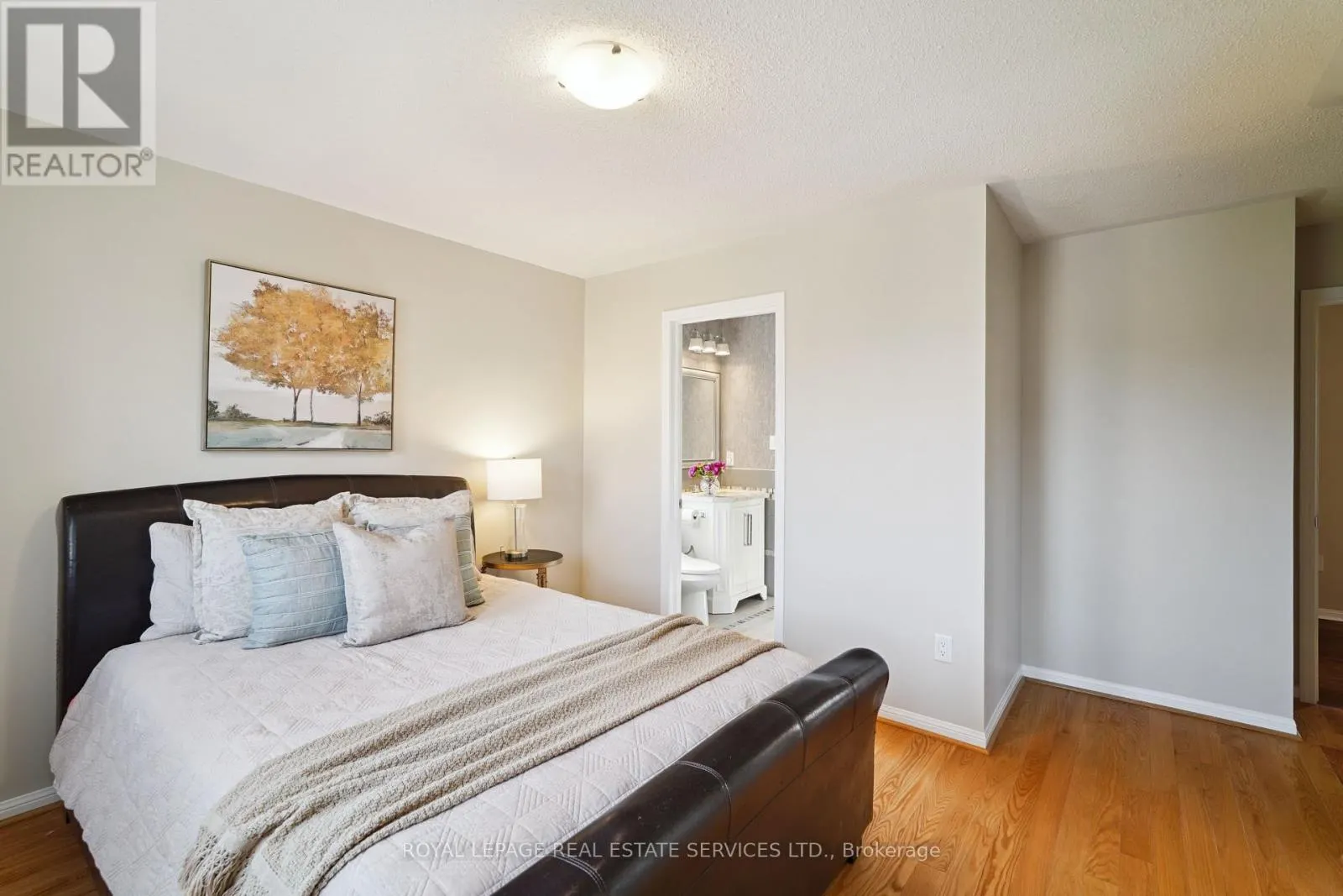 641 SYMONS CROSS