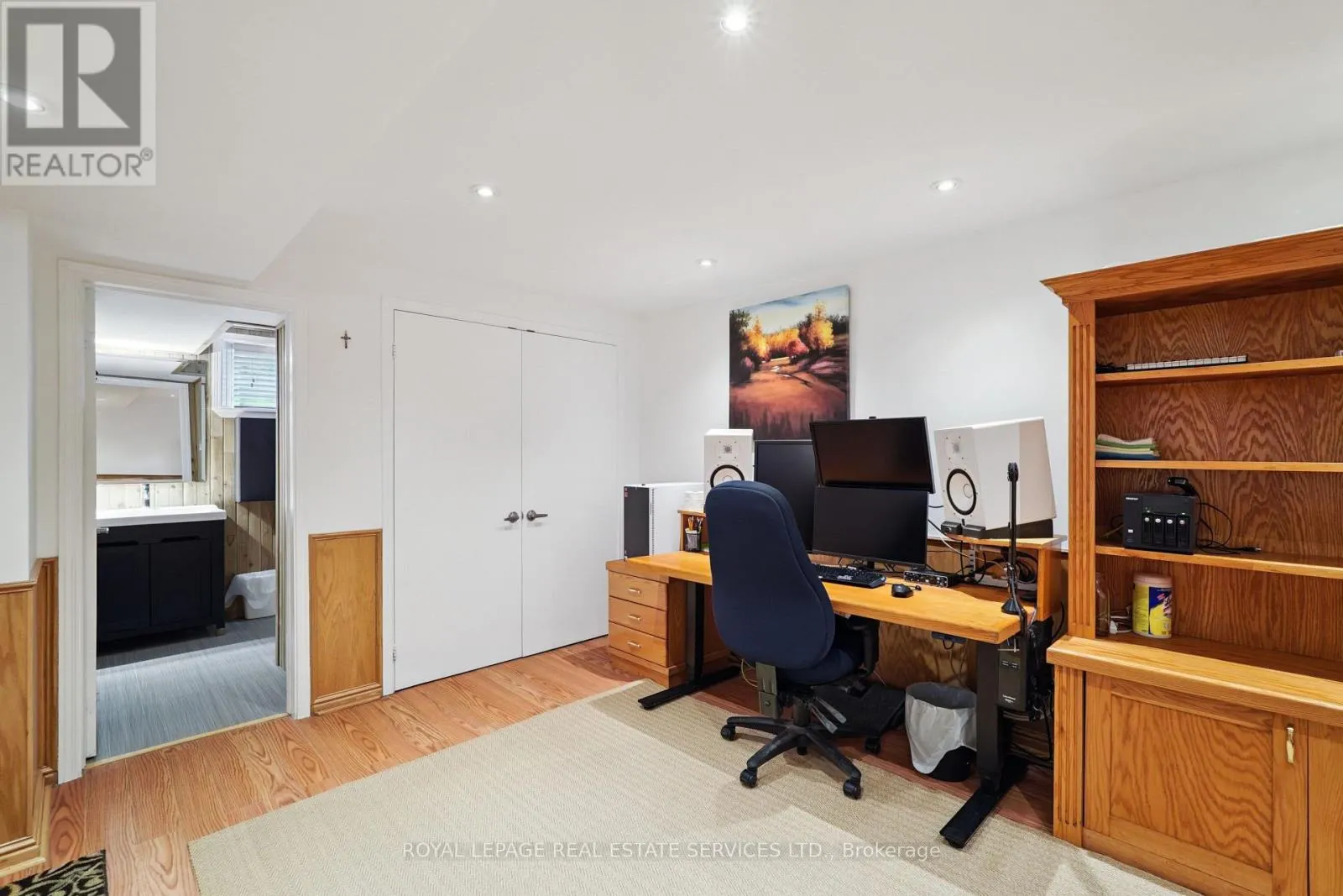 641 SYMONS CROSS