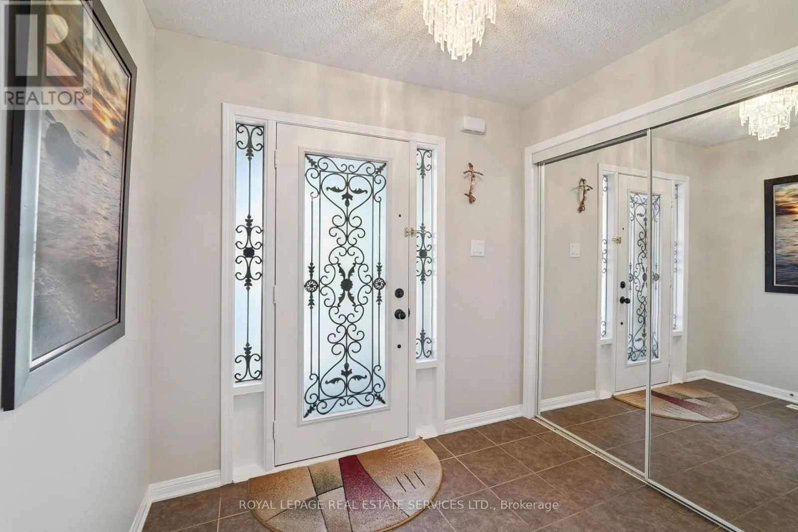 641 SYMONS CROSS