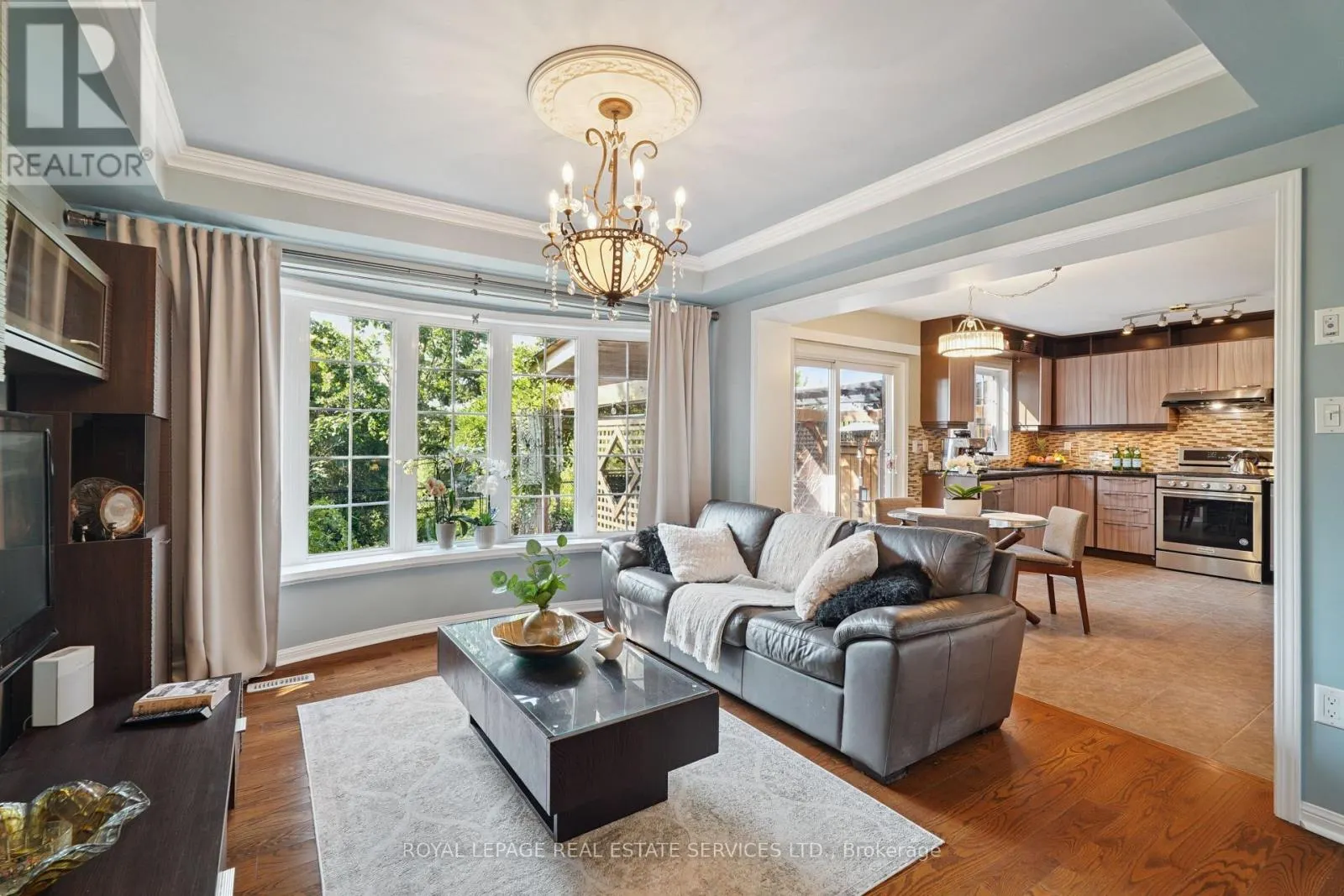 641 SYMONS CROSS