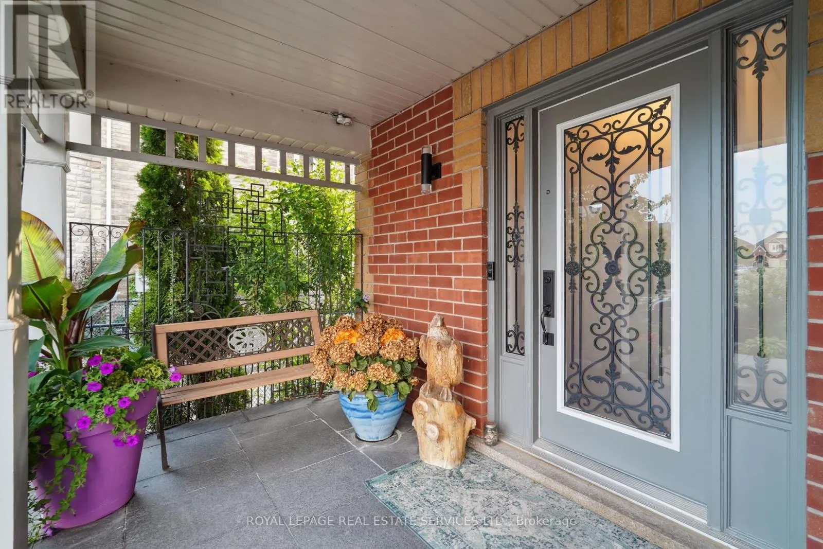 641 SYMONS CROSS