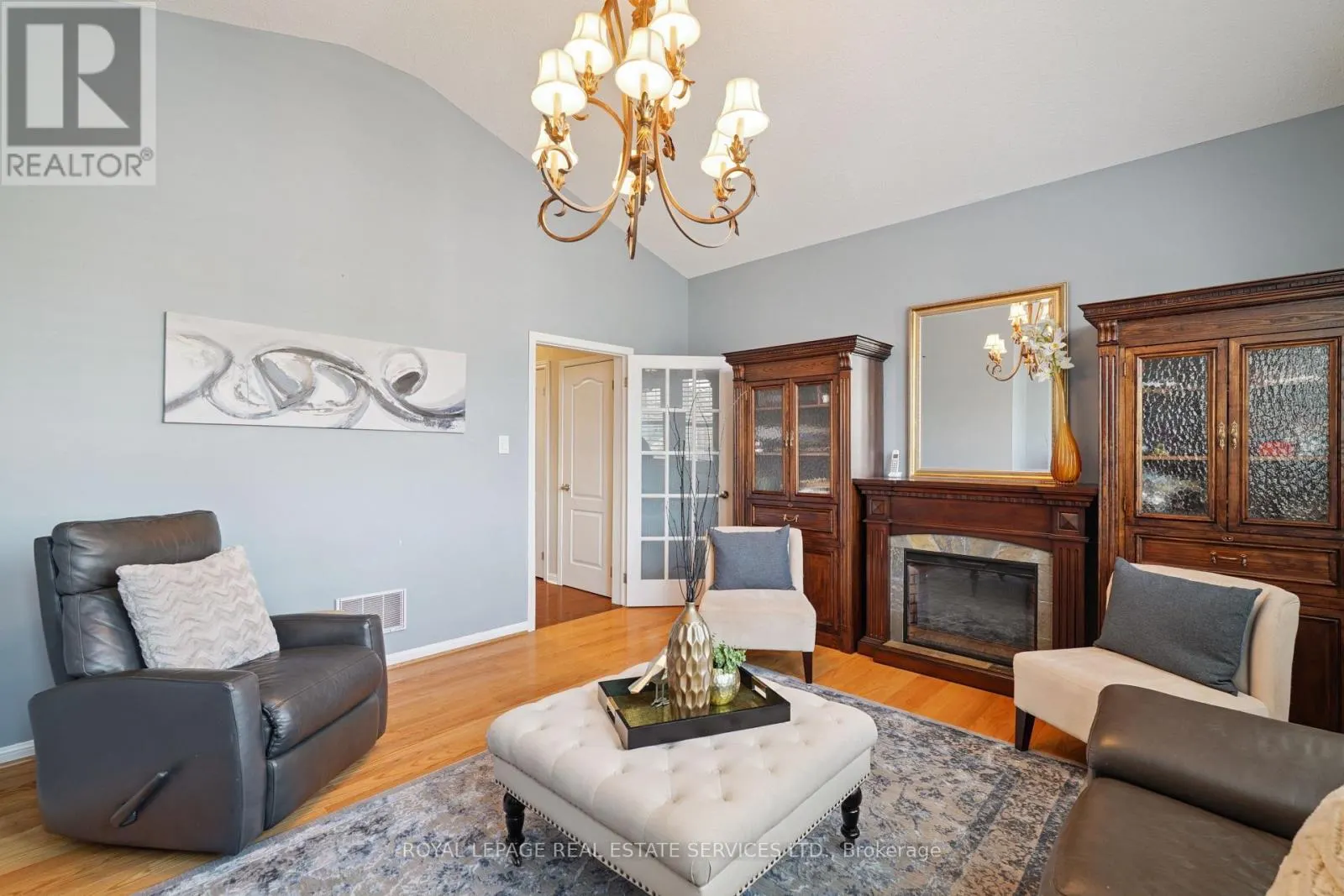641 SYMONS CROSS