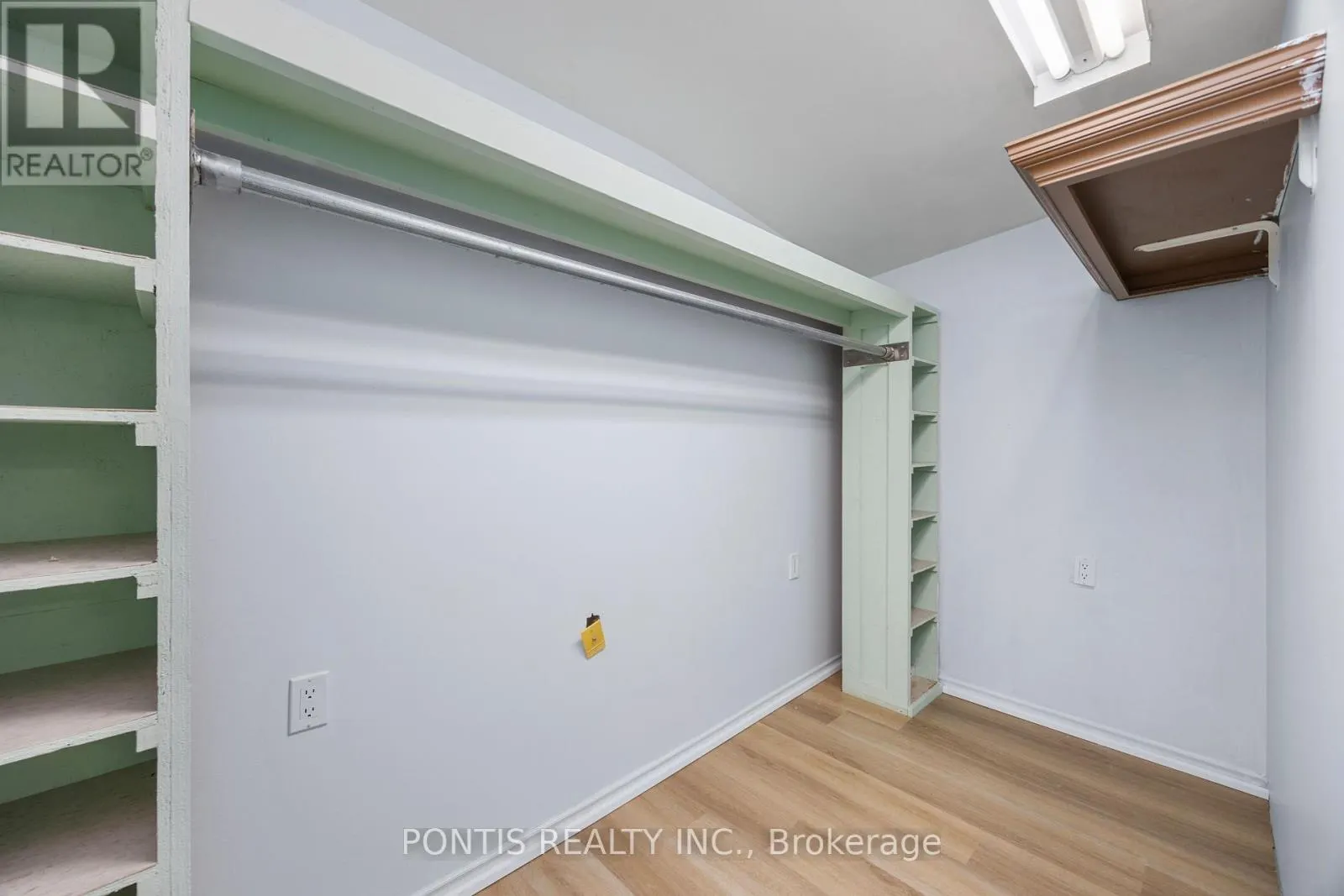 438 ABERFOYLE COURT