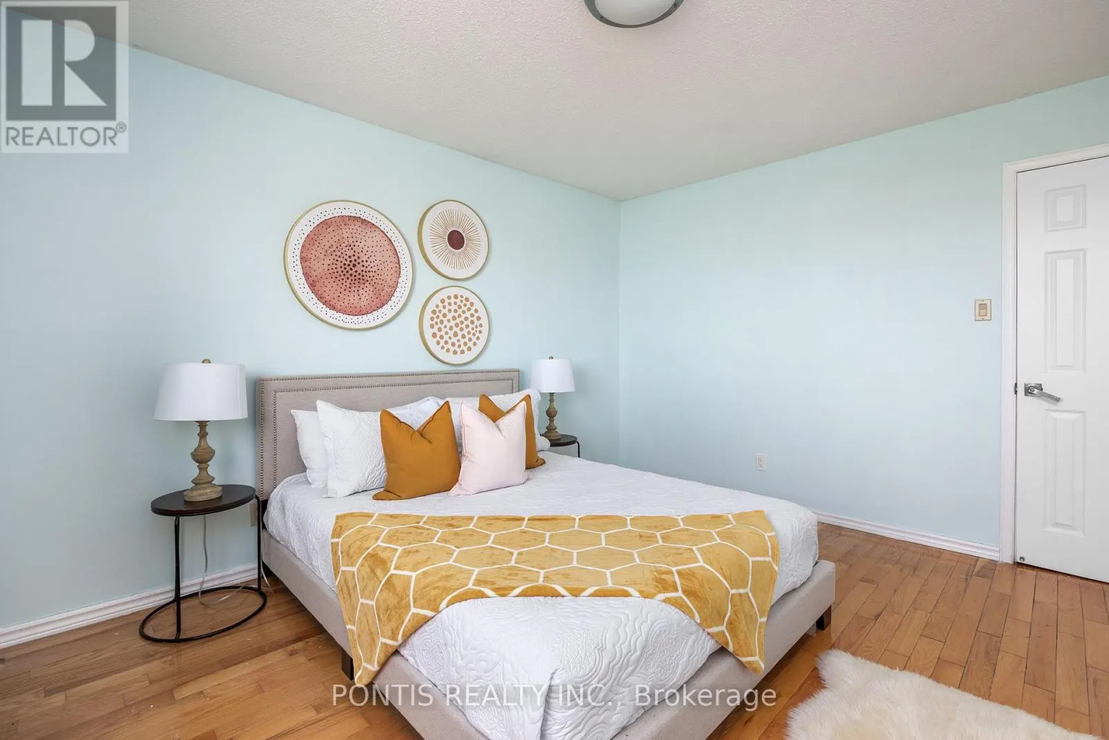 438 ABERFOYLE COURT