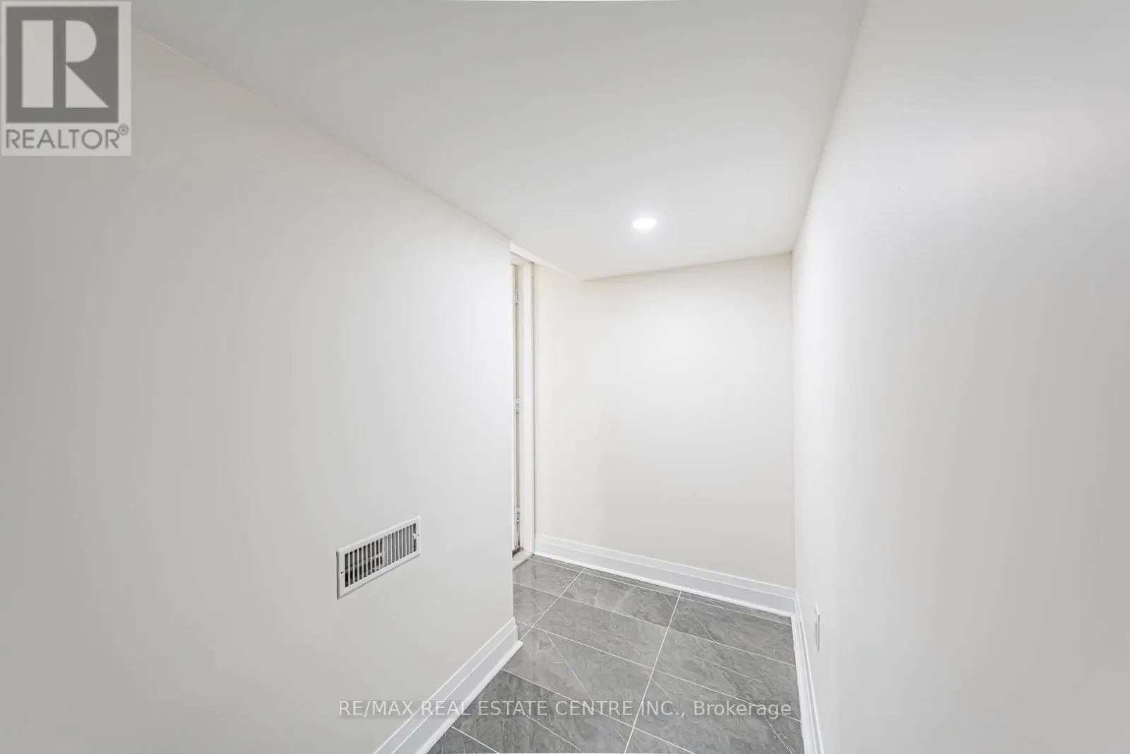 326 ENGLISH MILL COURT