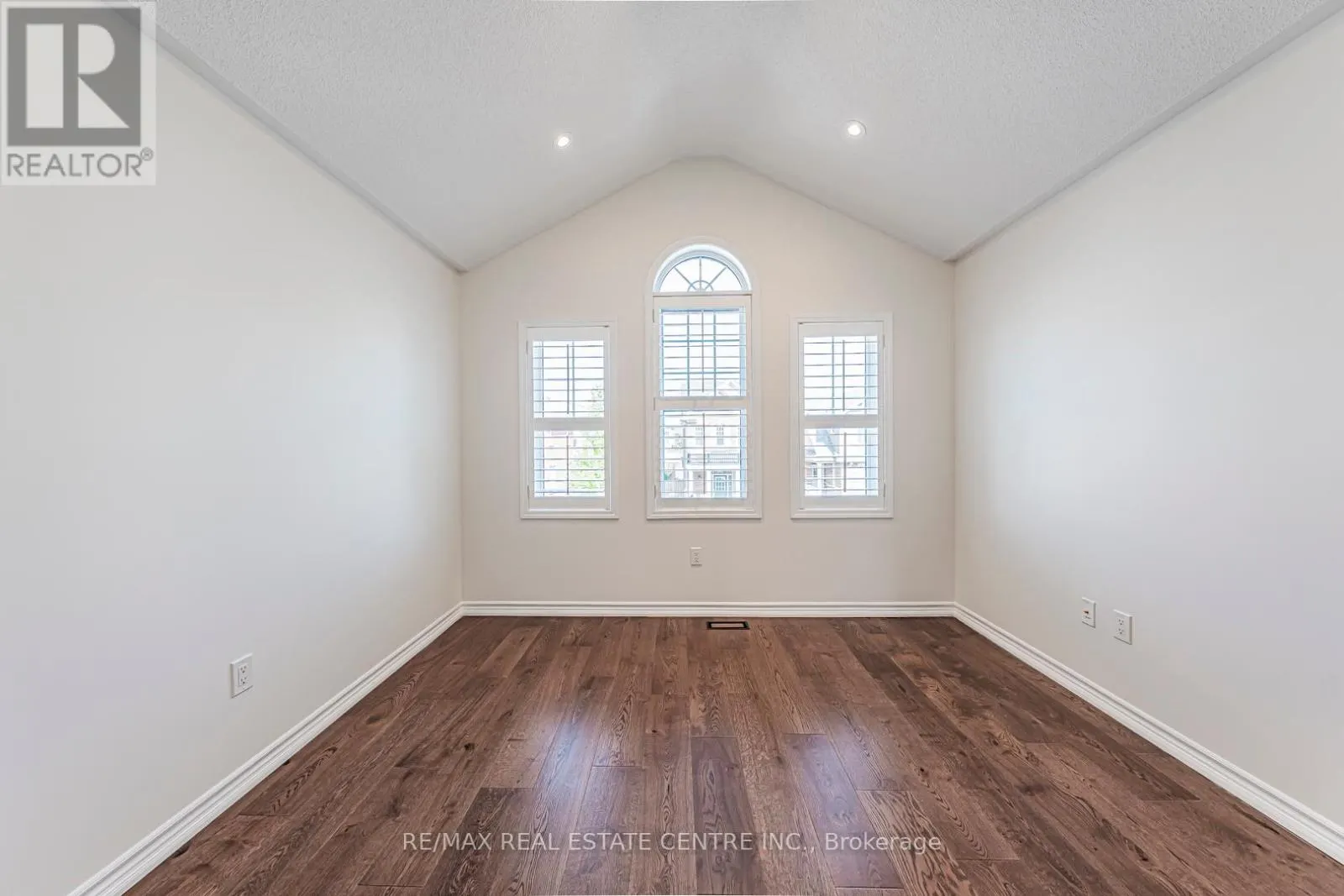 326 ENGLISH MILL COURT