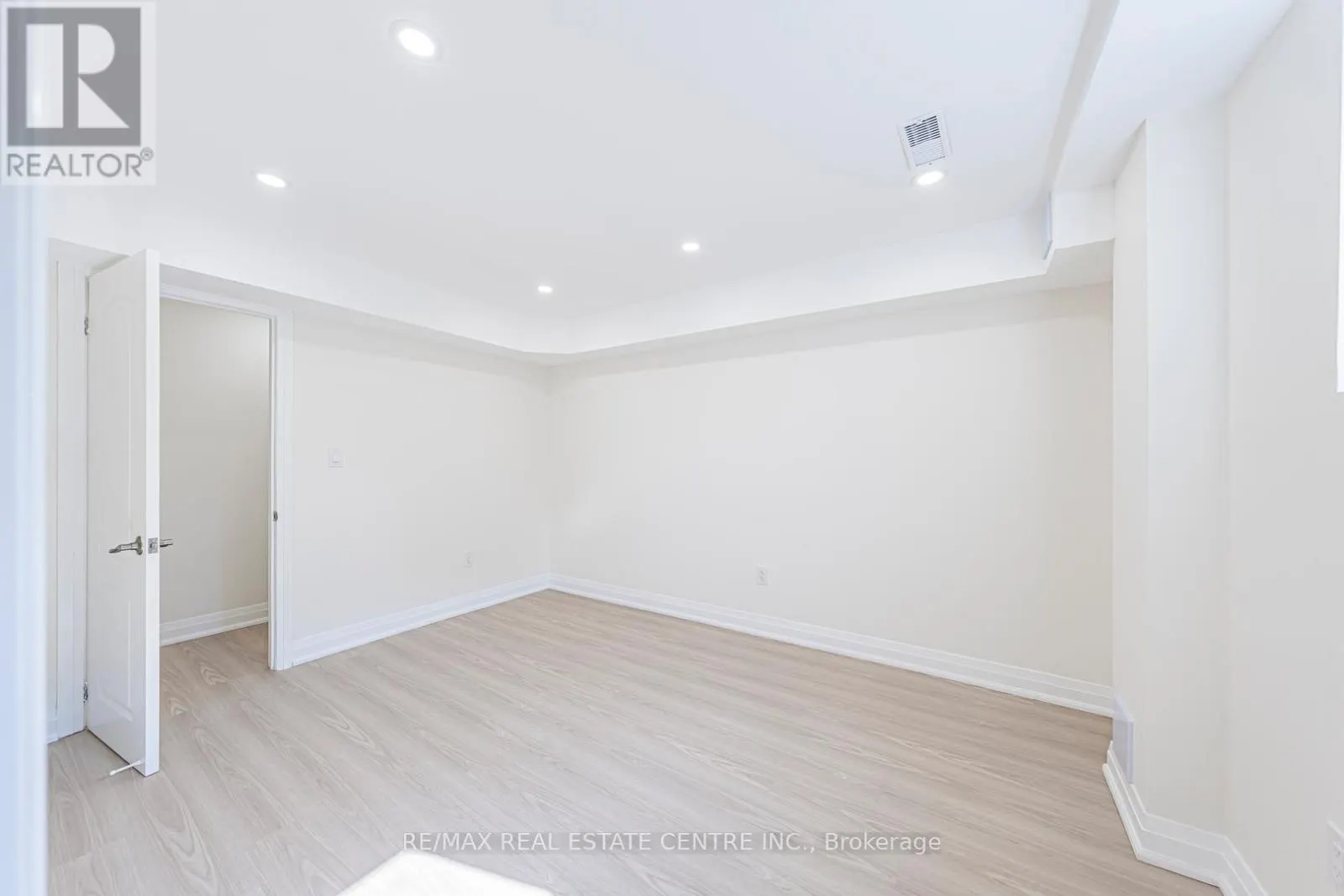 326 ENGLISH MILL COURT