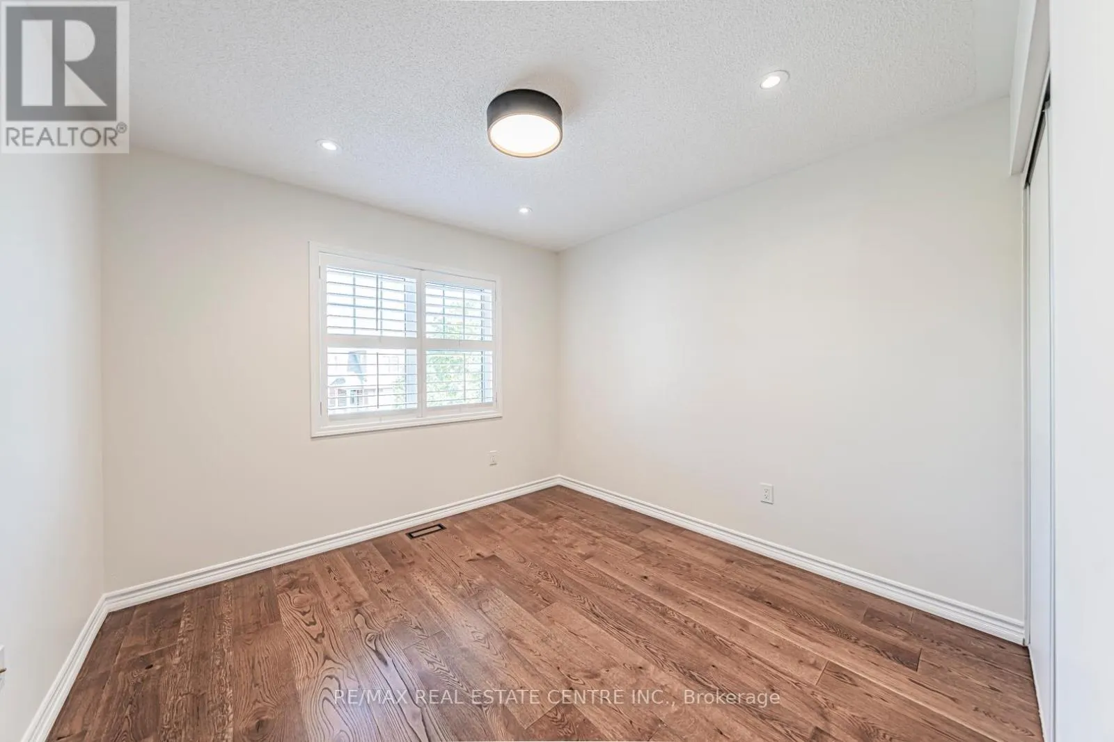 326 ENGLISH MILL COURT
