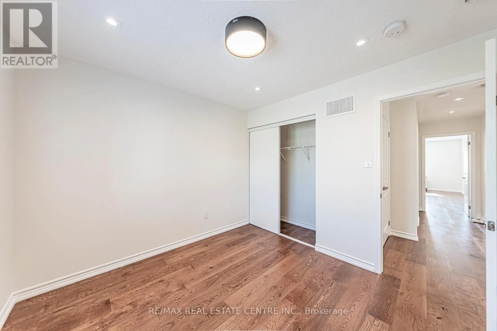 326 ENGLISH MILL COURT