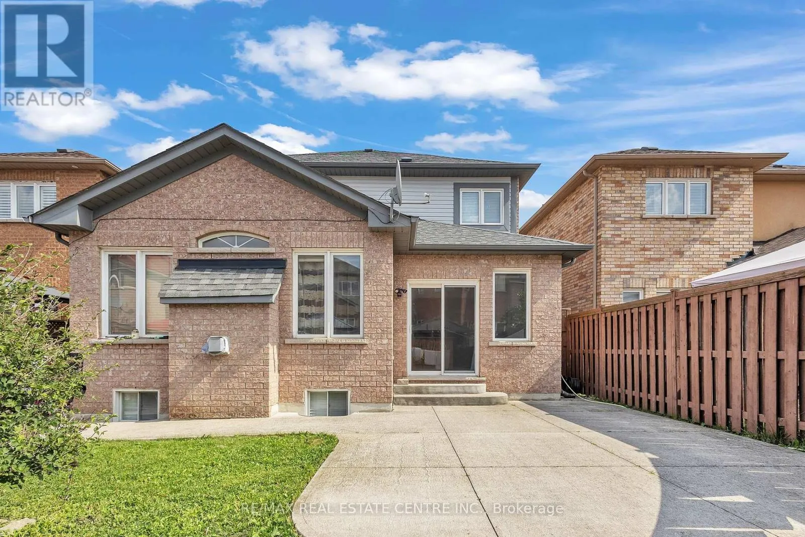 30 EL CAMINO WAY