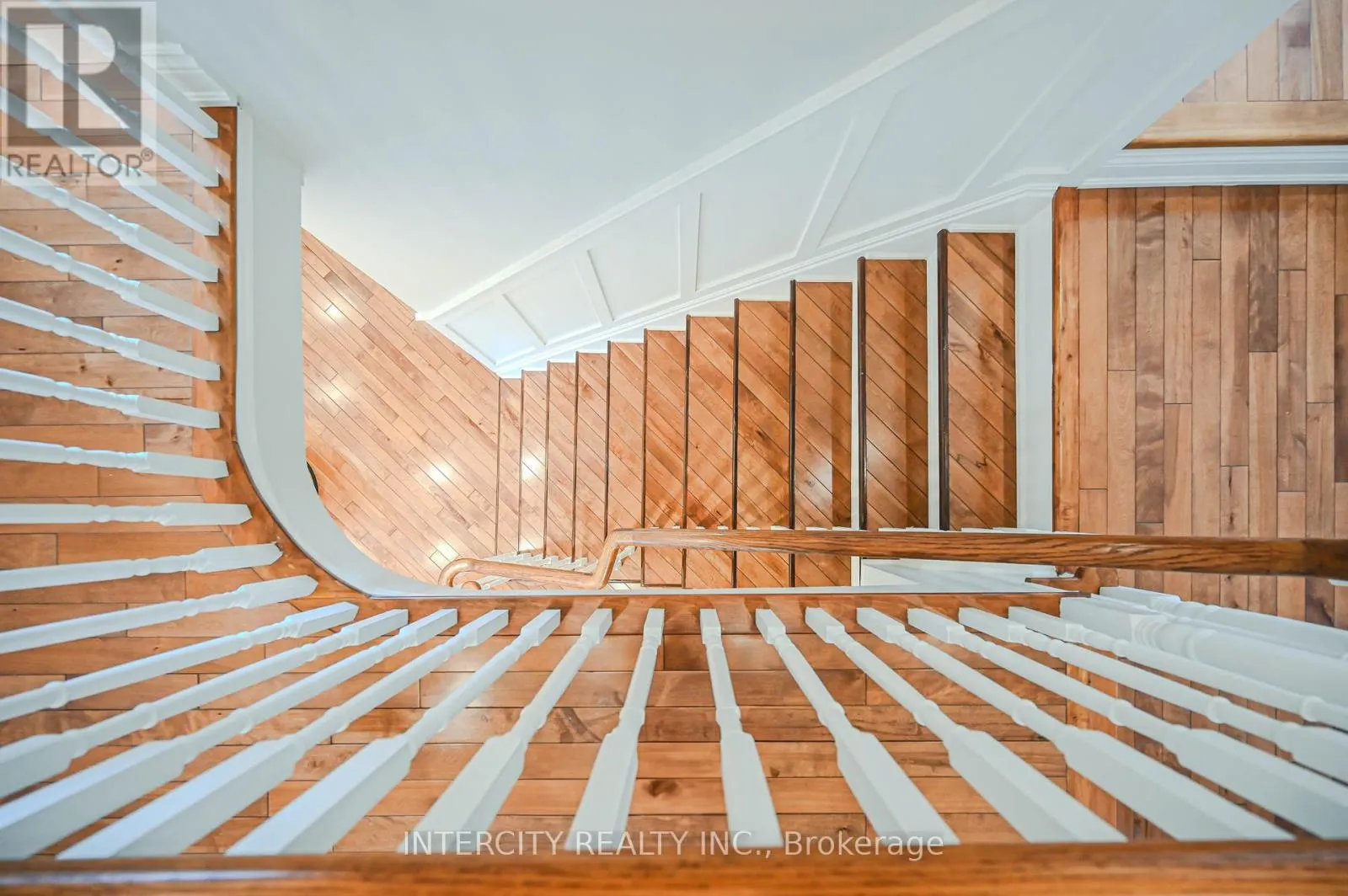 11 ALLANGROVE DRIVE