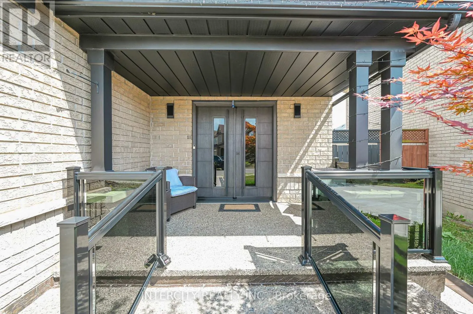 11 ALLANGROVE DRIVE