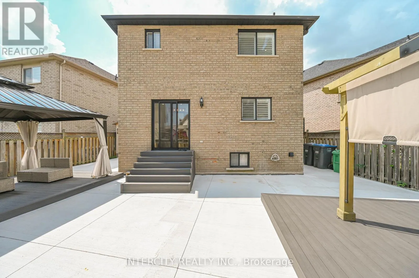 11 ALLANGROVE DRIVE