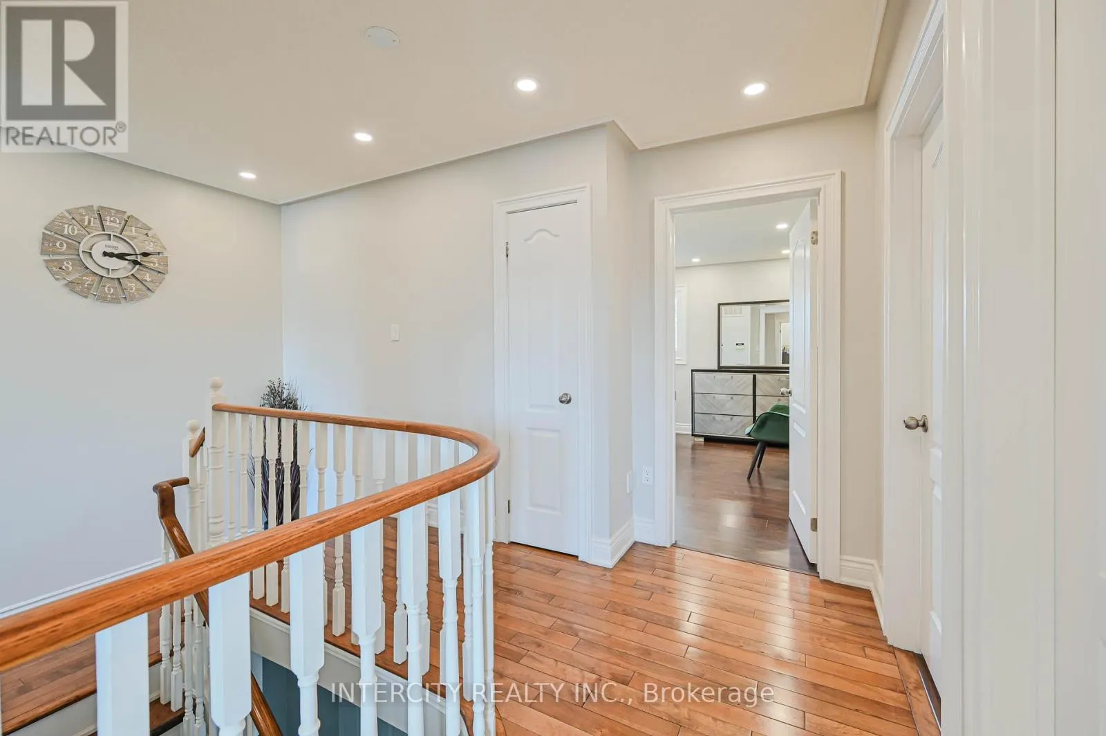 11 ALLANGROVE DRIVE