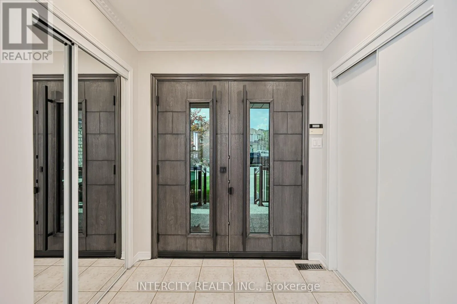 11 ALLANGROVE DRIVE