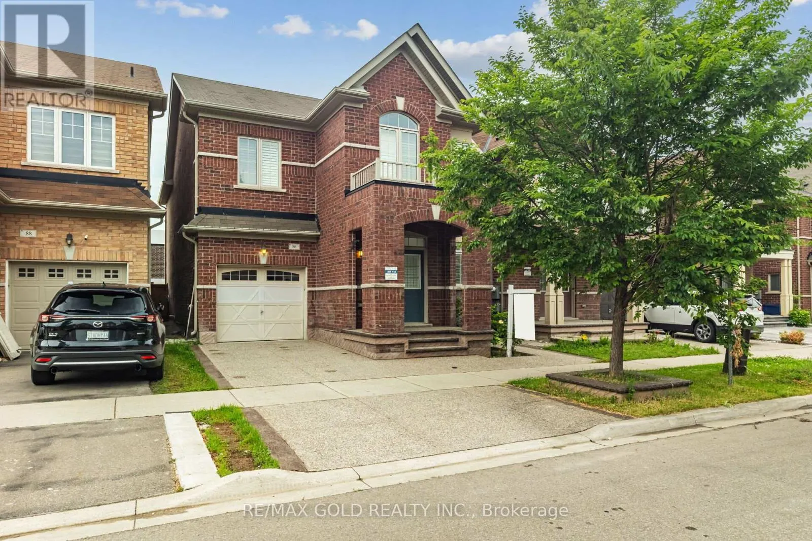 86 HUMBERSTONE CRESCENT
