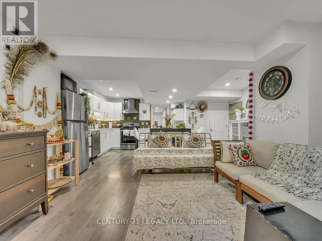 8 COVINA ROAD