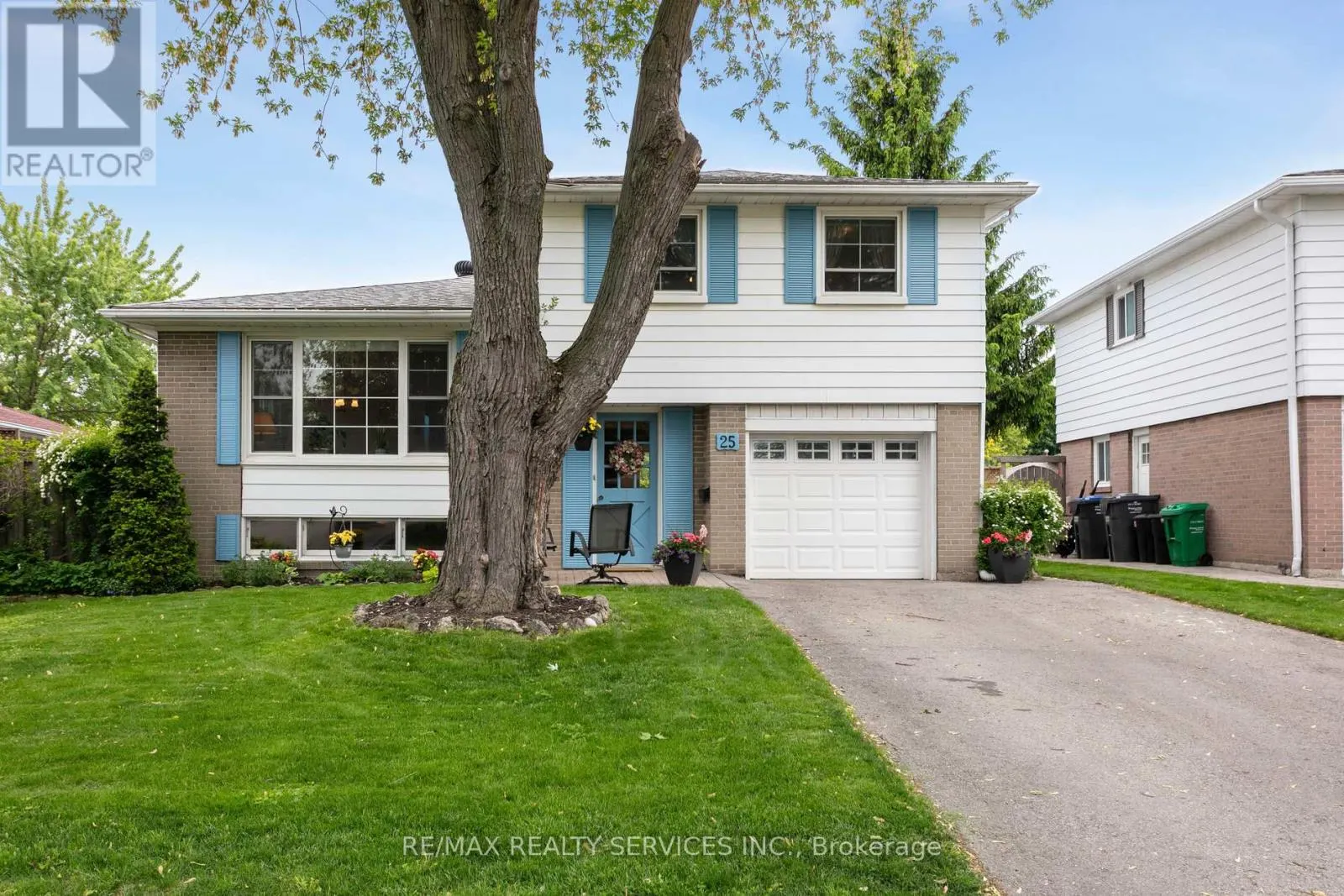 25 MELVILLE CRESCENT
