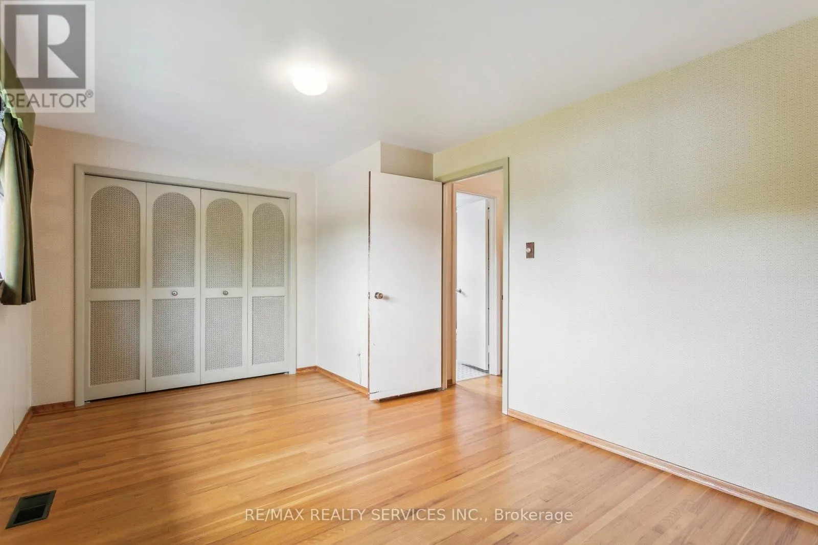 25 MELVILLE CRESCENT
