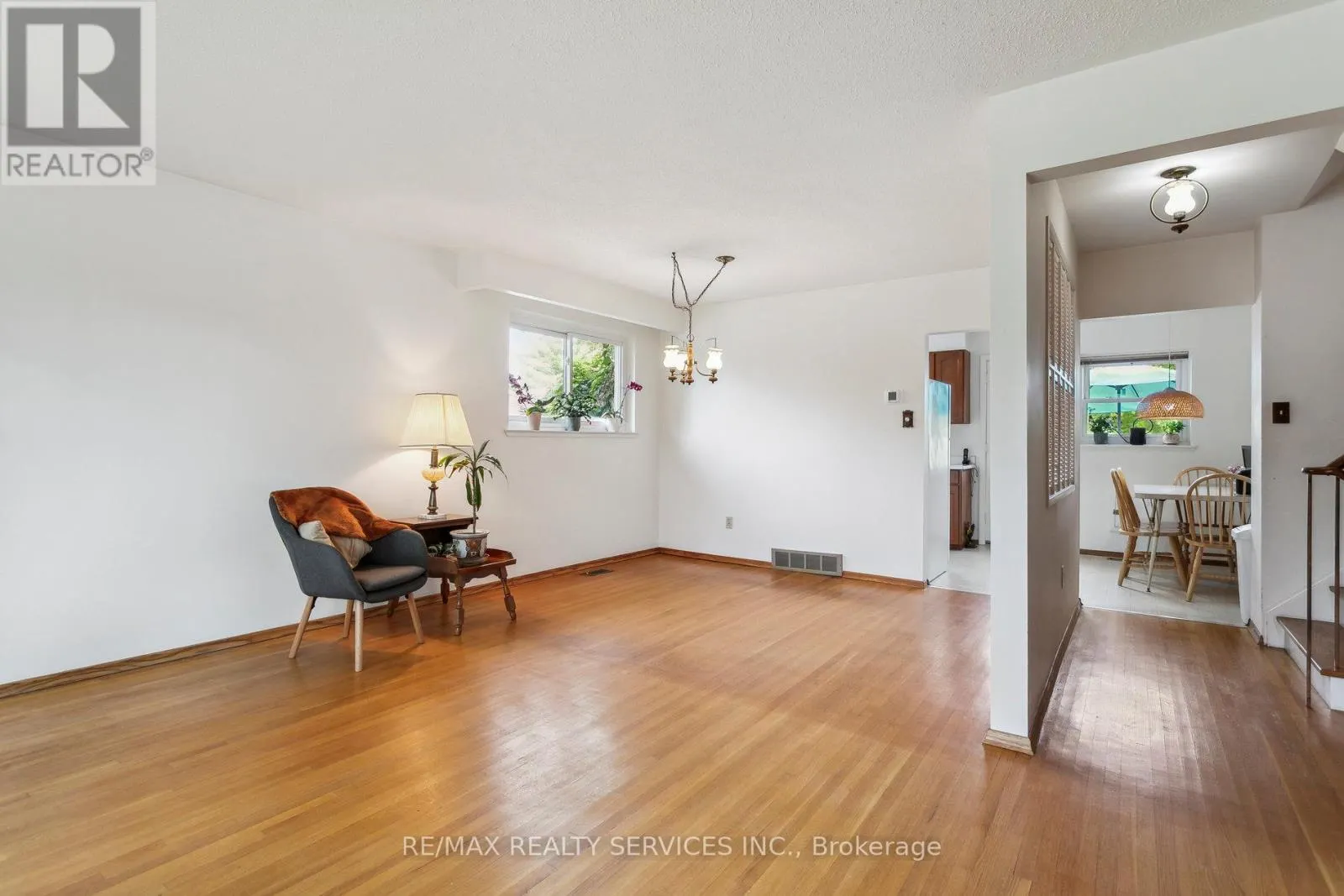 25 MELVILLE CRESCENT