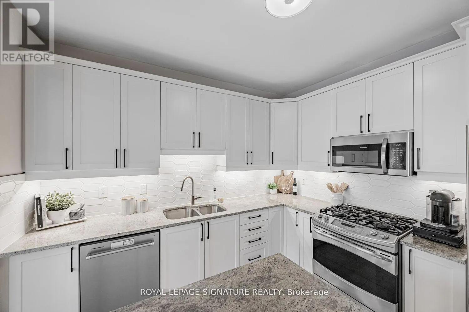 439 ZUEST CRESCENT
