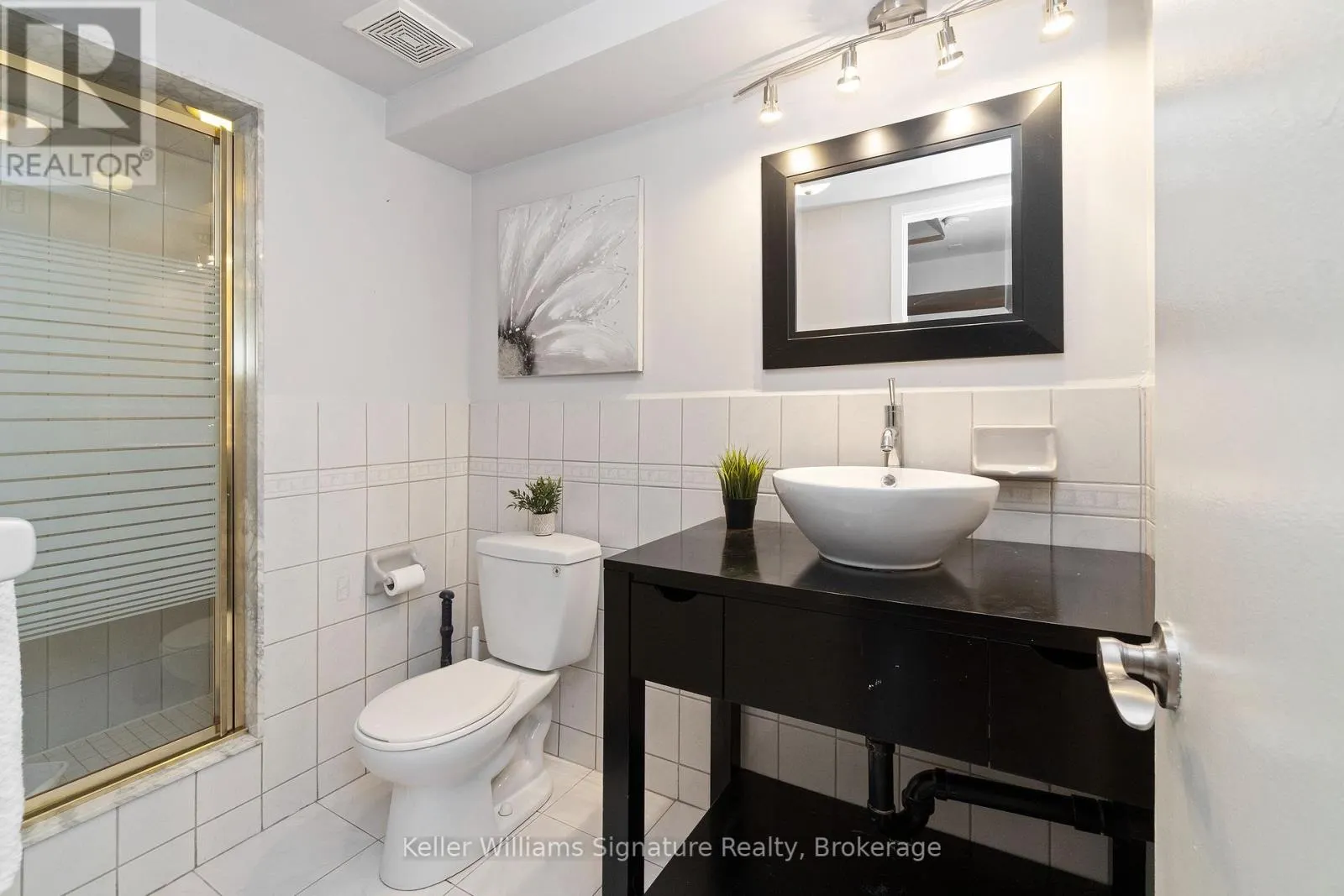 1225 ELGIN CRESCENT