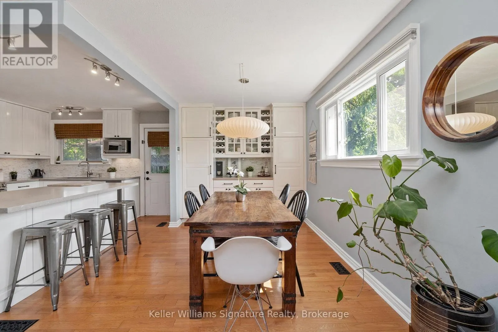 1225 ELGIN CRESCENT