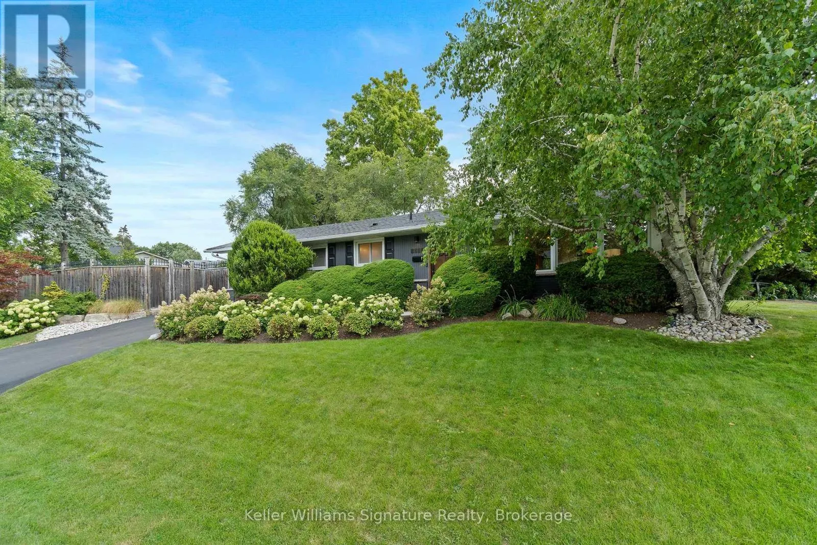 1225 ELGIN CRESCENT