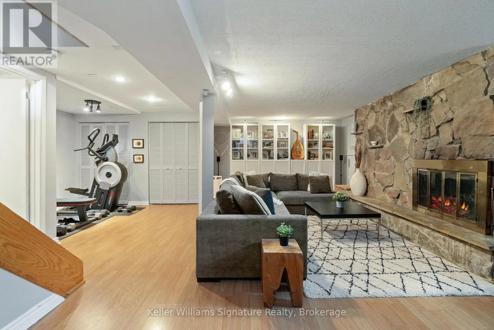 1225 ELGIN CRESCENT