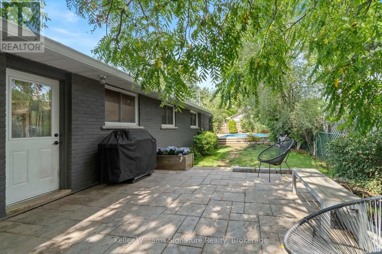 1225 ELGIN CRESCENT