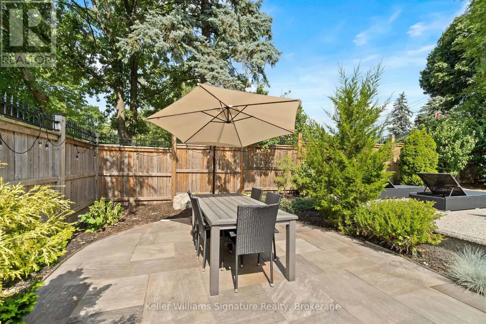 1225 ELGIN CRESCENT