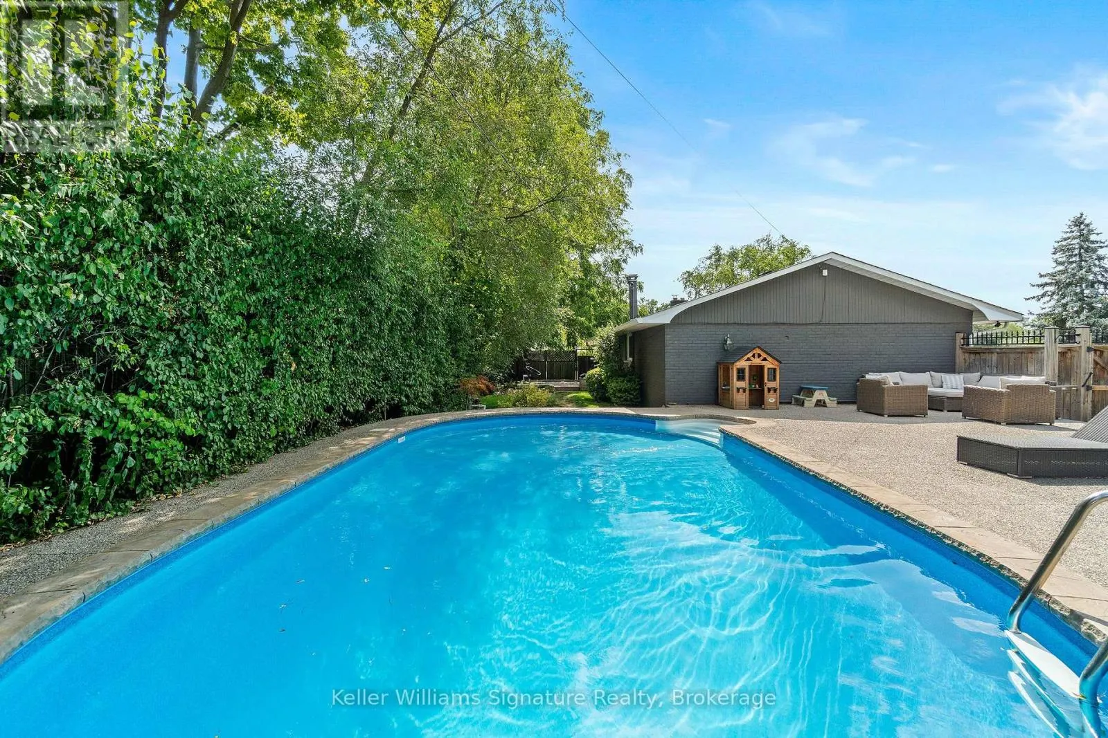 1225 ELGIN CRESCENT