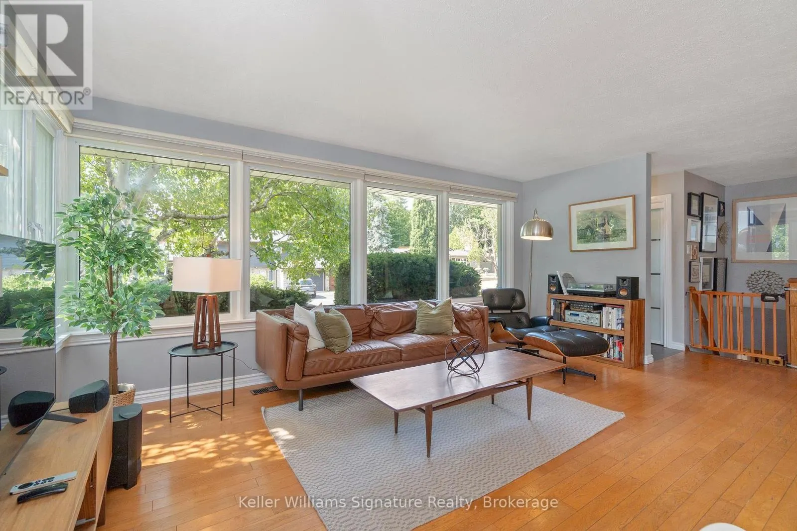 1225 ELGIN CRESCENT