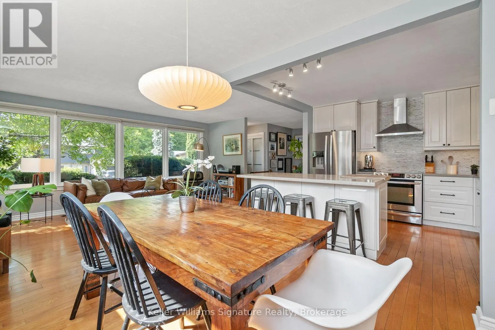 1225 ELGIN CRESCENT